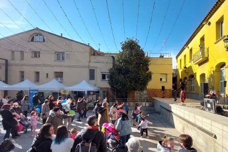 Jornada Solidària a la plaça de la Vila