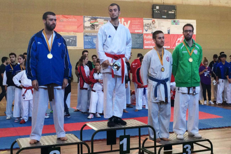 Bronze per a  Angel Blanco en kumite sénior