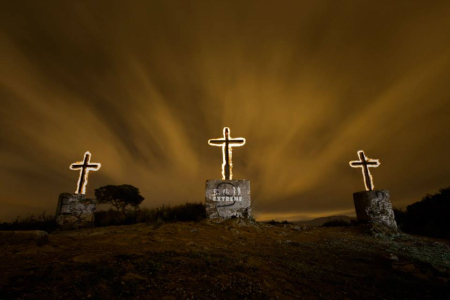 Fotografia del Turó de les Tres Creus amb la técnica del lightPainting