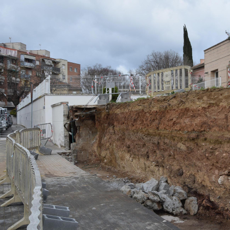 Enderrocament del mur del camp de futbol